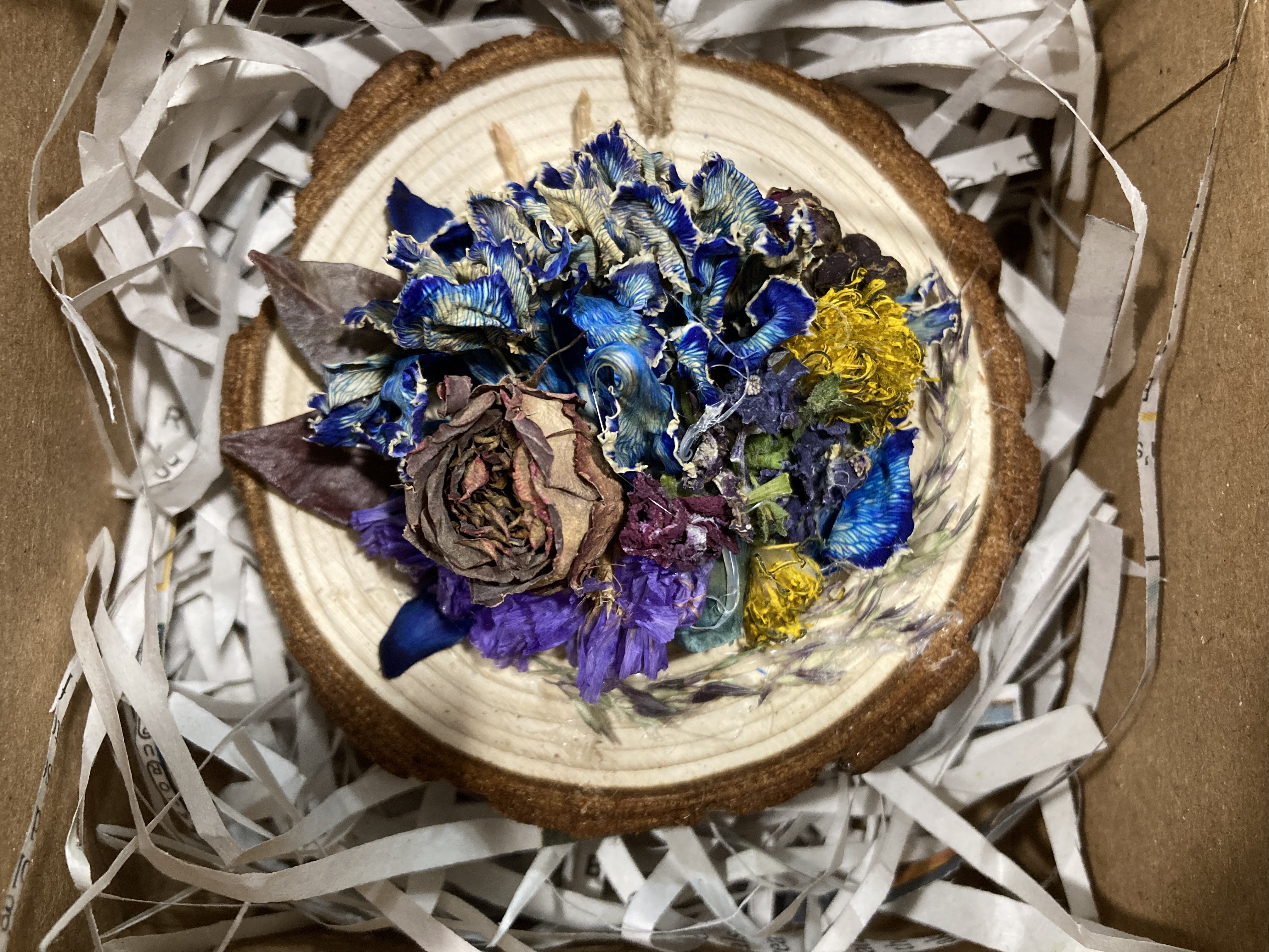 Custom dried flower wood slice decoration