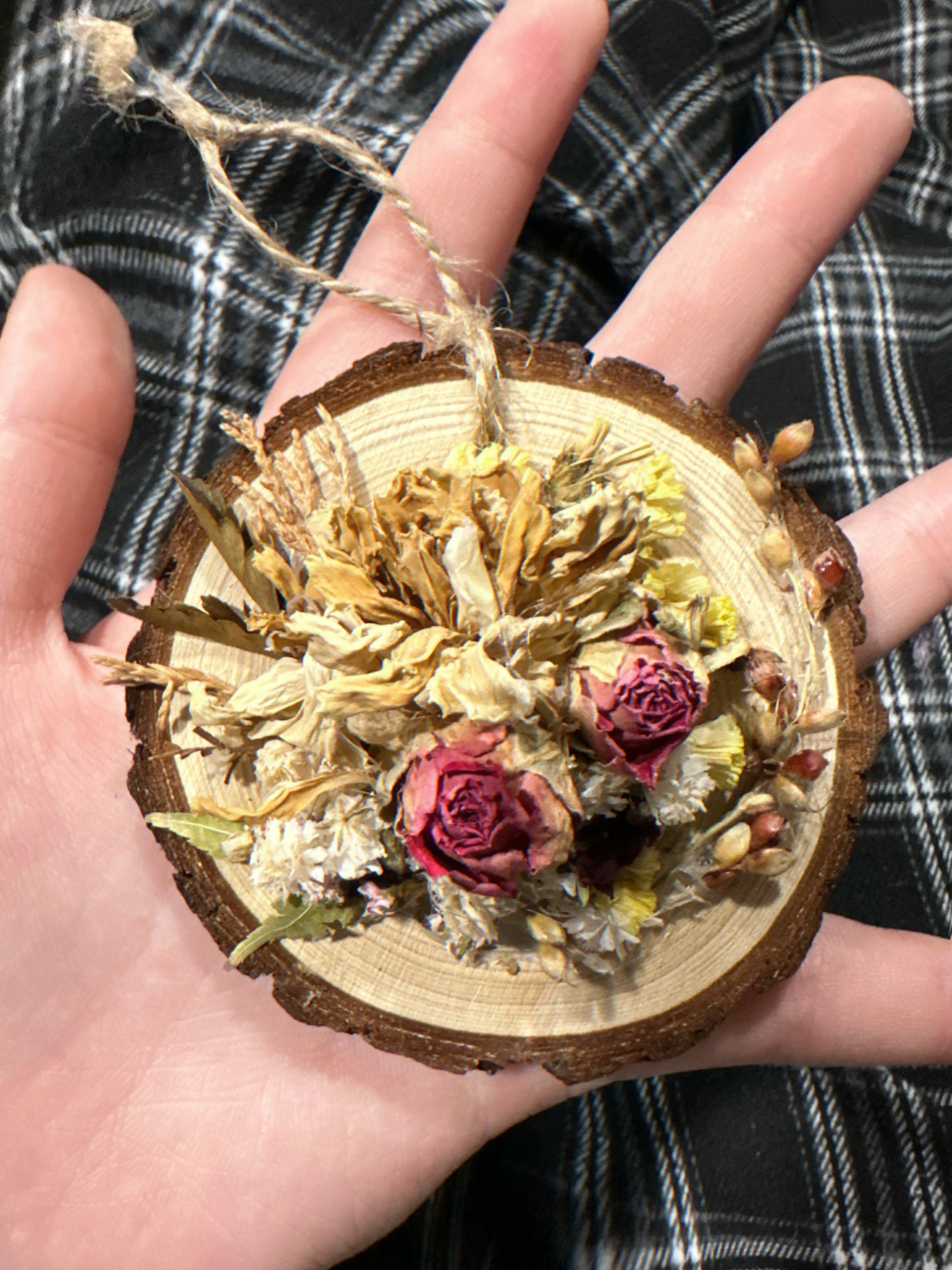 Custom dried flower decoration