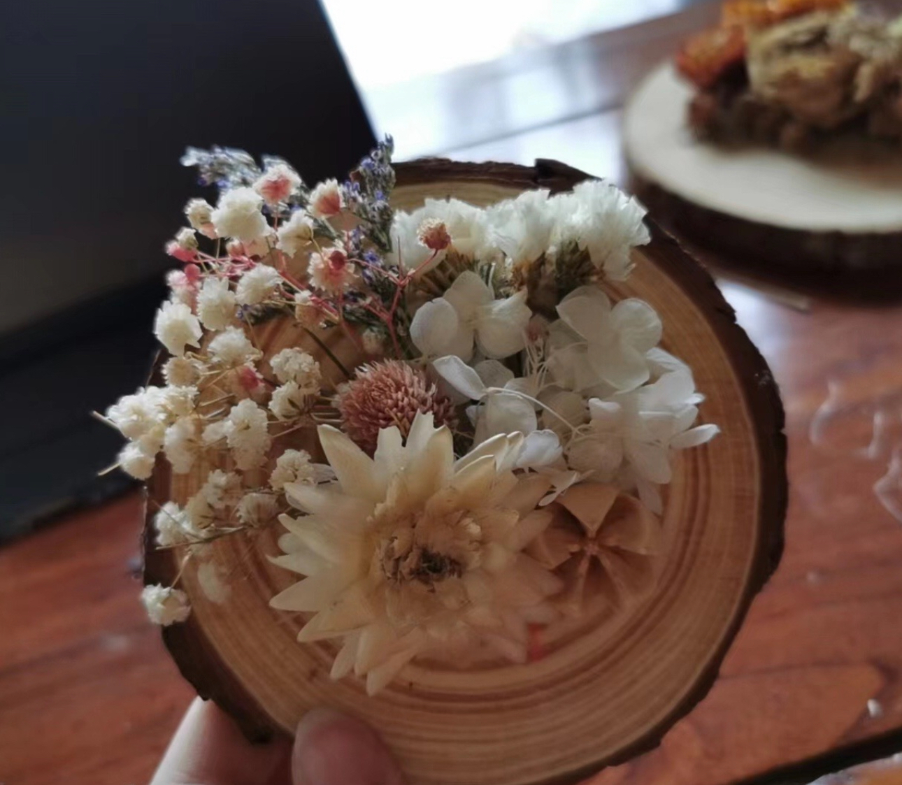 Custom dried flower decoration